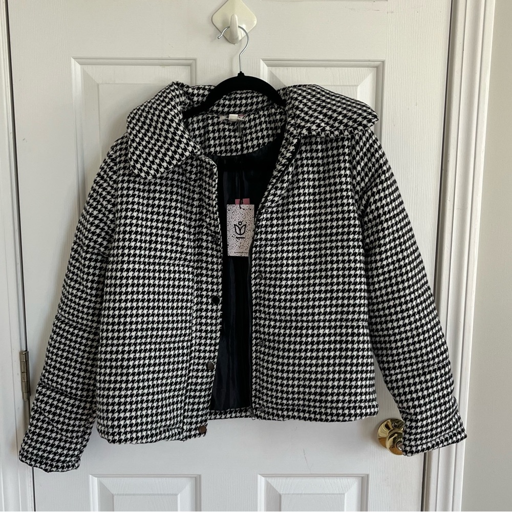 NWT Andree Houndstooth Pattern Cropped Jacket